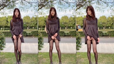 国产CD系列伪娘小薰人来人往的路边撕烂黑丝露出仙女棒自慰射出